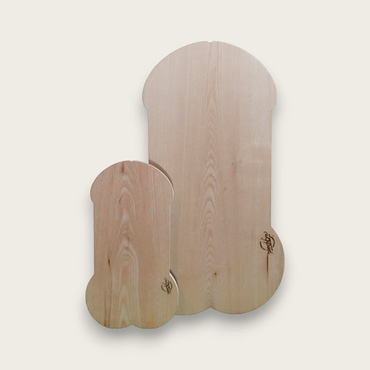 Planches à découper en noyer personnalisables, en forme de zizi, idéales pour vos apéritifs entre amis et en cadeau EVG / EVJF